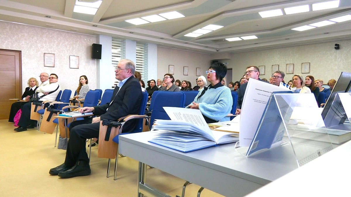    На Сухановских чтениях в Сургуте обсудили творчество, посвящённое спецоперации