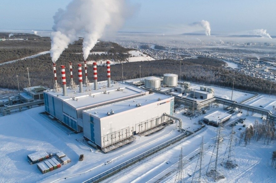 © Администрация Главы РС (Я) и Правительства РС (Я) / sakha.gov.ru / CC BY 4.0 (Первая очередь Якутской ГРЭС-2, введенная в 2017 г. Строительство второй очереди планируют завершить до конца 2025 г.) 