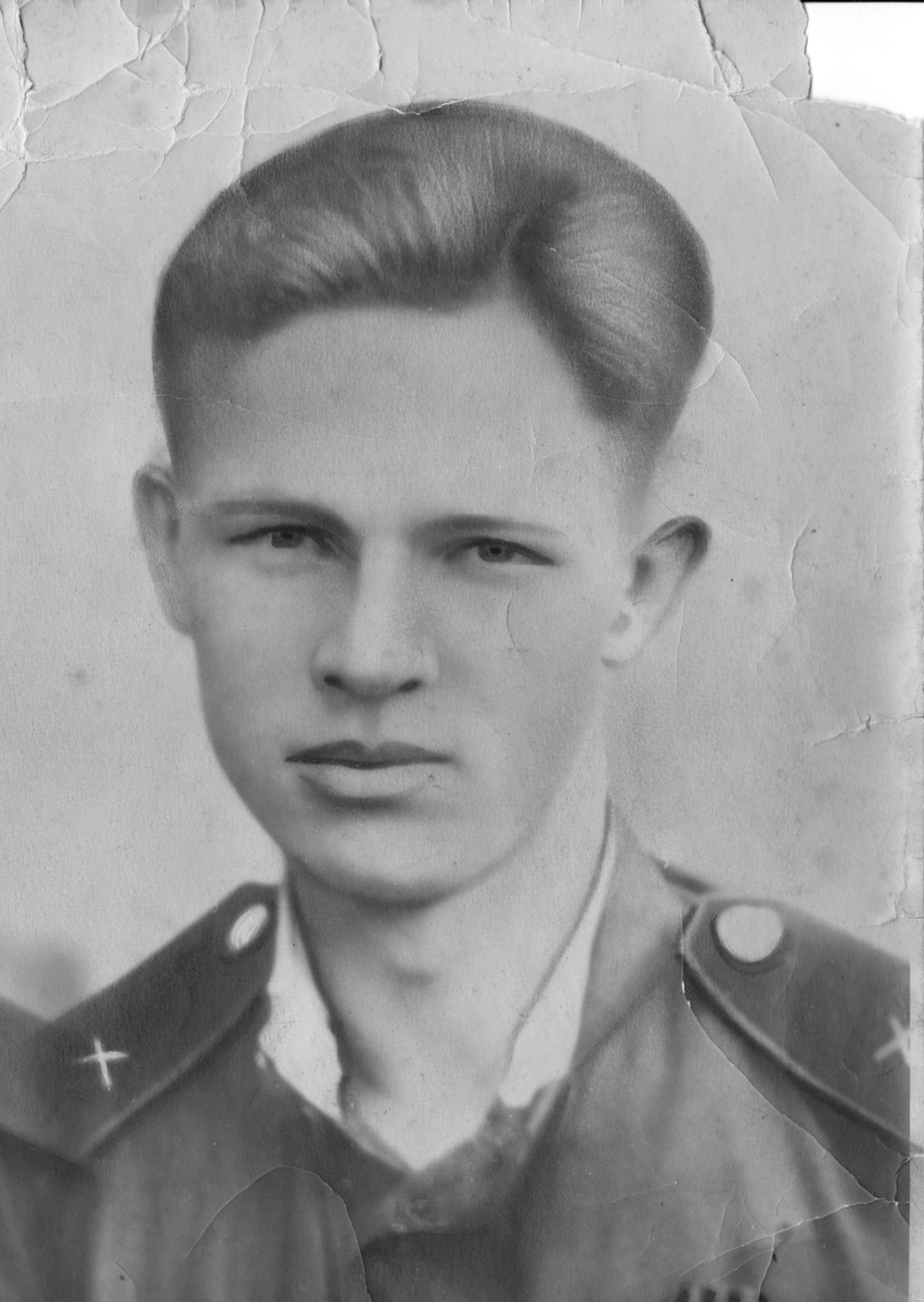 Красноармеец Любимов, 1948 год
Красноармеец Любимов, 1948 год

Красноармеец Любимов, 1948 год