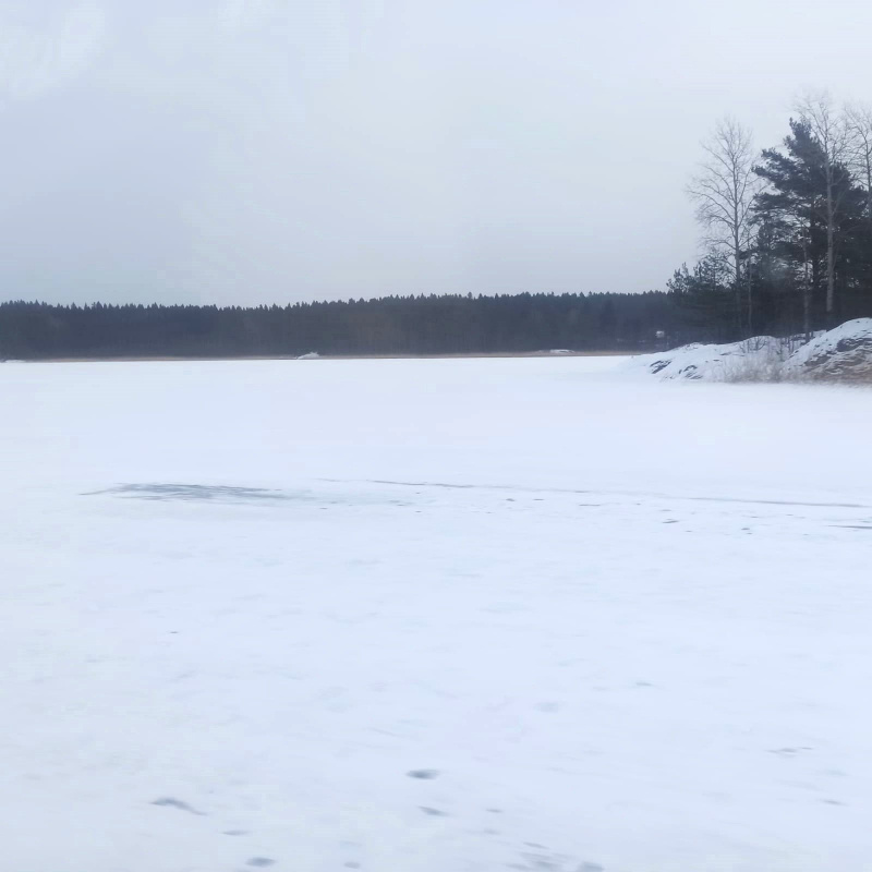    Промоины и открытые участки воды обнаружили на Ладоге в КарелииГоскомитет по безопасности Карелии