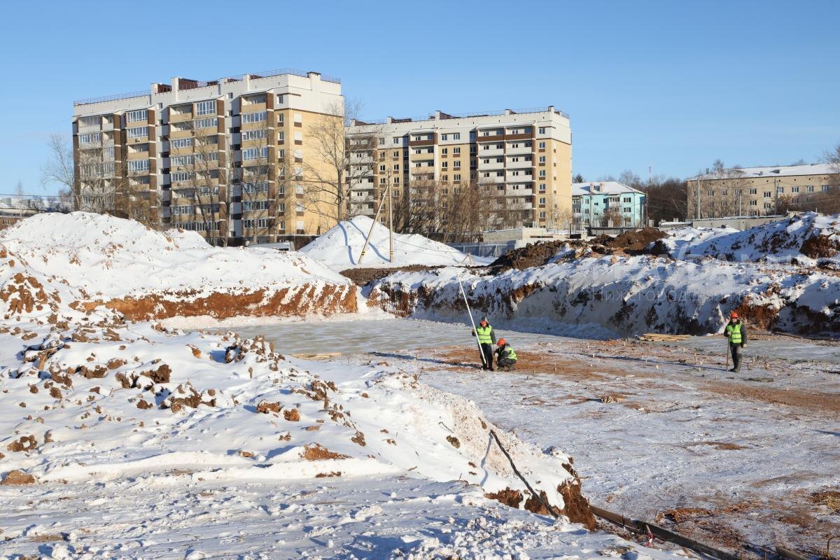    Почти 600 тысяч \