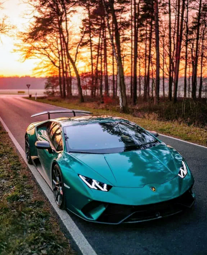 Спортивная машина 