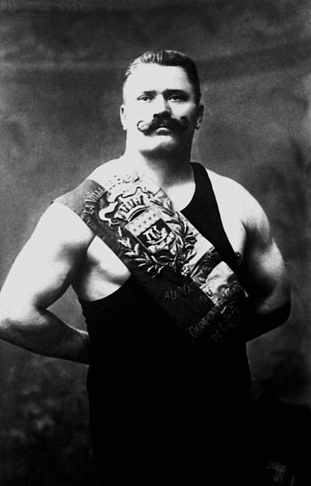 Иван Максимович Поддубный- российский и советский профессиональный борец, чемпион мира по борьбе в Париже 1905–1908 годов. Фото: rbth.com