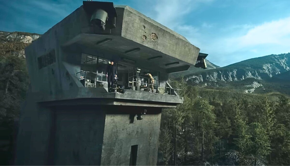 Кадр из кинофильма "Ущелье"