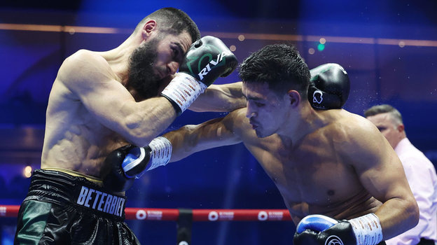 Артур Бетербиев и Дмитрий Бивол, Getty Images