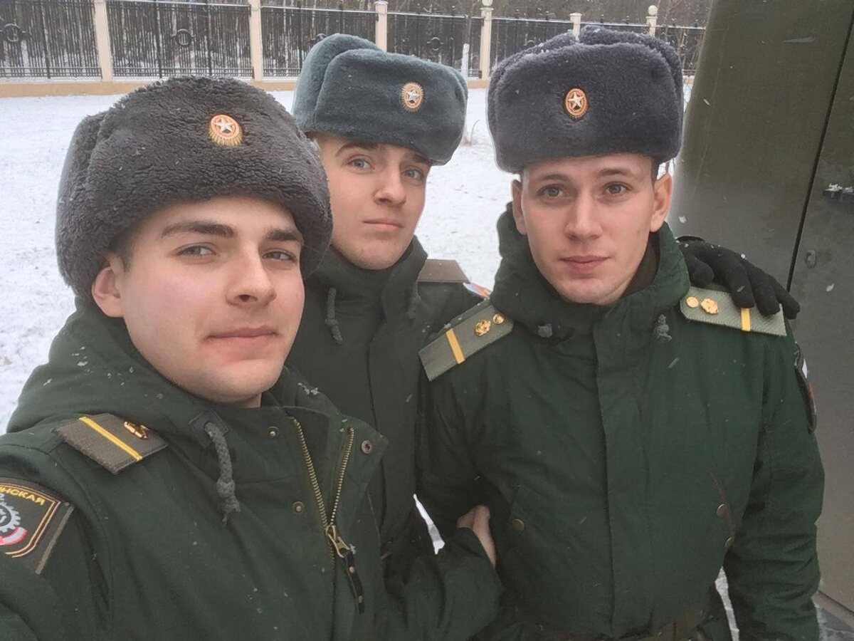 Никита Кондейкин с сослуживцами