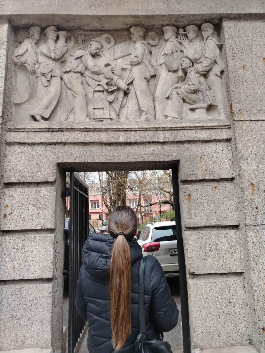 Привет👋 Я Катрин, мне 37. Живу в коммуналке, плачу ипотеку. На канале рассказываю о своей семье, работе и коммунальном быте. Интересны каналы лайфстайл? Подписывайся и добро пожаловать🤝