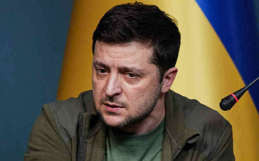   Владимир Зеленский - нелегитимный президент Украины.