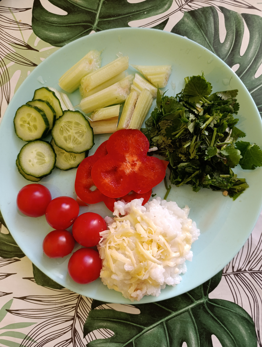 Сегодня постаралась исправиться и вернуть в рацион овощи.