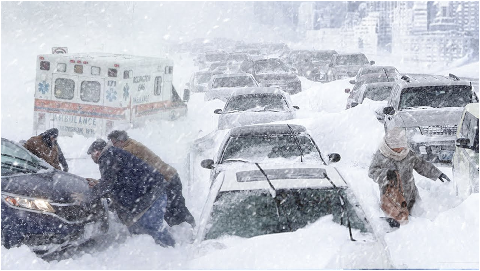 Нью-Йорк. Зима. Выпал снег.