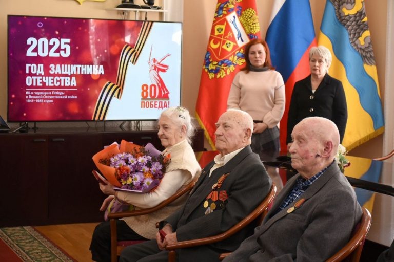    В Оренбурге ветеранам вручили медали к 80-летию Победы Оренбуржье