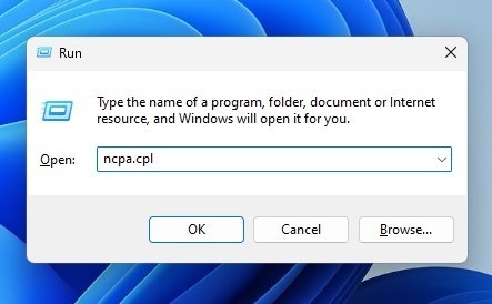 Нажмите клавишу Windows + R на клавиатуре. Это откроет диалоговое окно RUN. В диалоговом окне RUN введите ' ncpa.cpl ' и нажмите кнопку Enter .