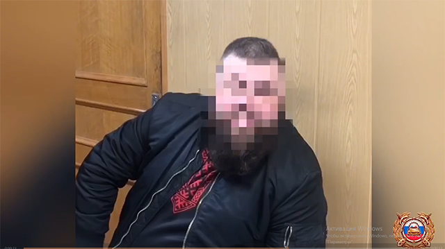 Гость из Питера на чужом автомобиле задел машины во дворе Твери и скрылся. Нашли