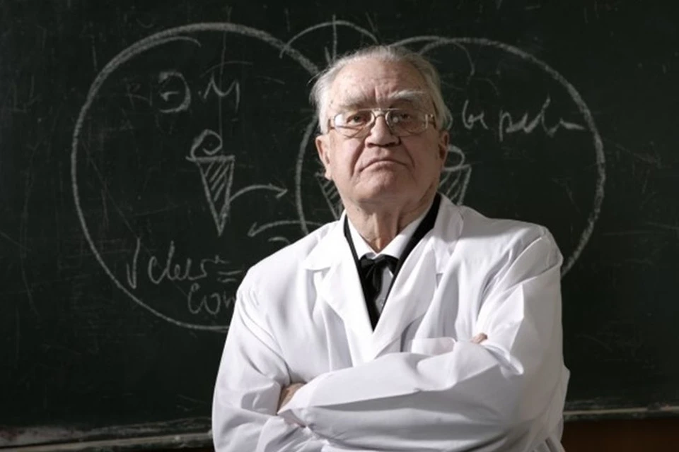 Влаиль Петро́вич казначе́ев