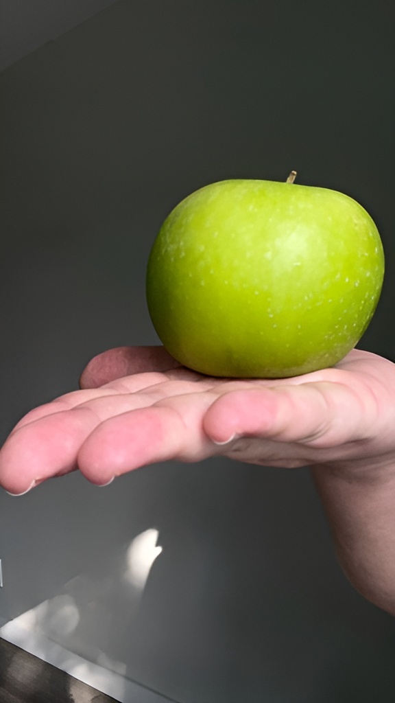 Не все запретные плоды на самом деле сладки. Некотрые горчат. Фото Островской Елены.