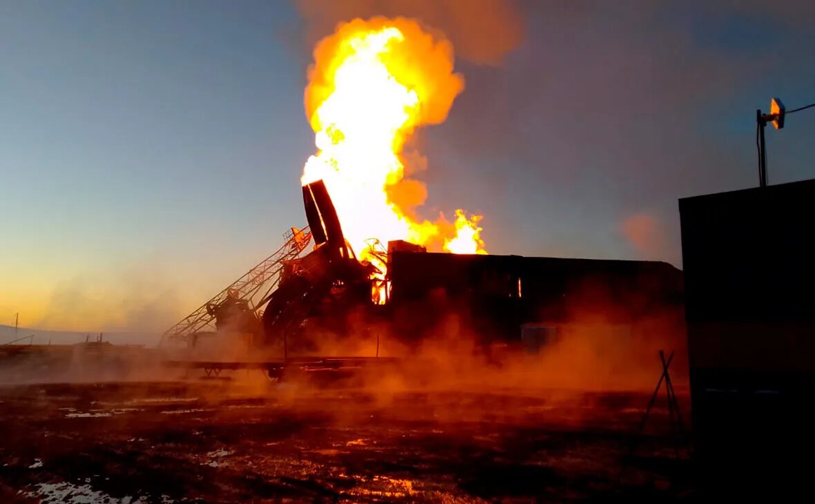 Земляки постарались, горящий фонтан на Таллинском месторождении. Это не Эстония, это Оренбуржье