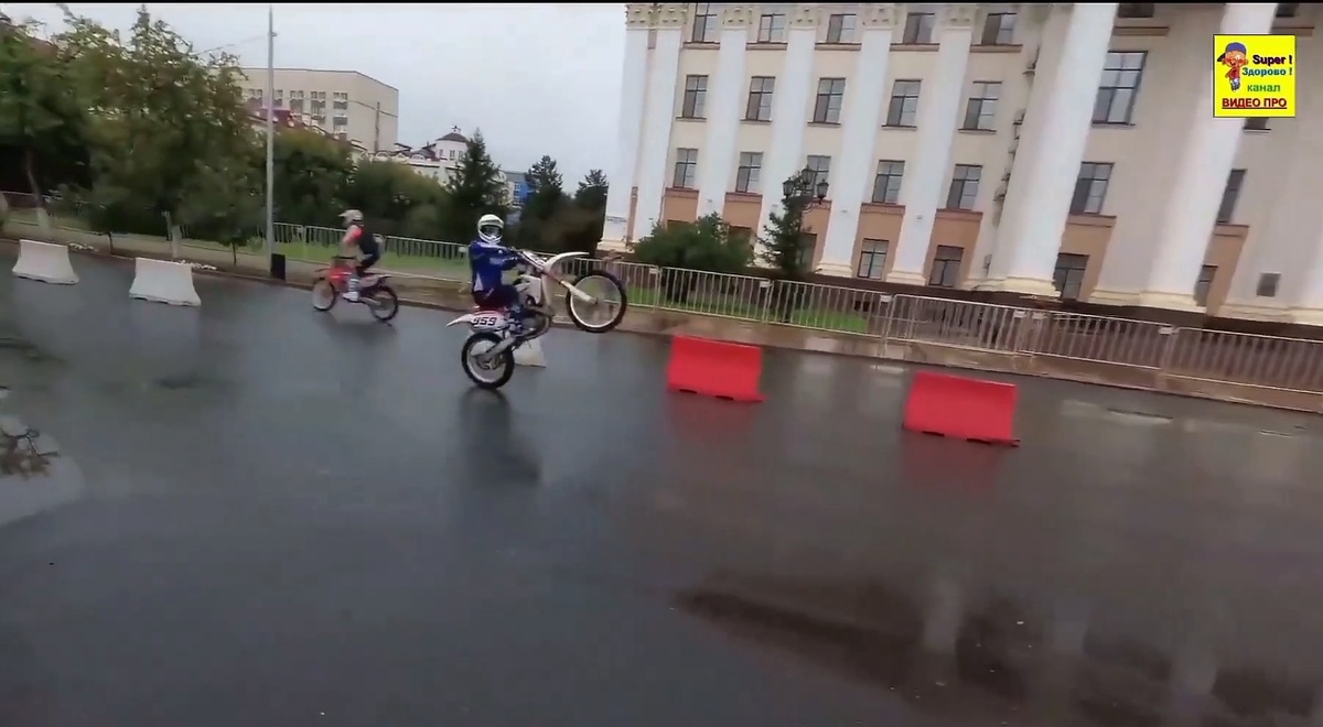 Выступление на байках