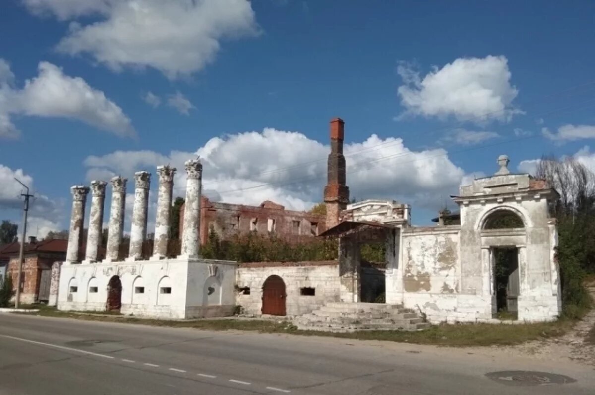    В Касимове новый собственник, если он найдётся, должен будет восстановить объект культурного наследия федерального значения «Дом Барковых» (1828 г.п.), который, напомним, сгорел в ночь на 20 ноября 2020 года.