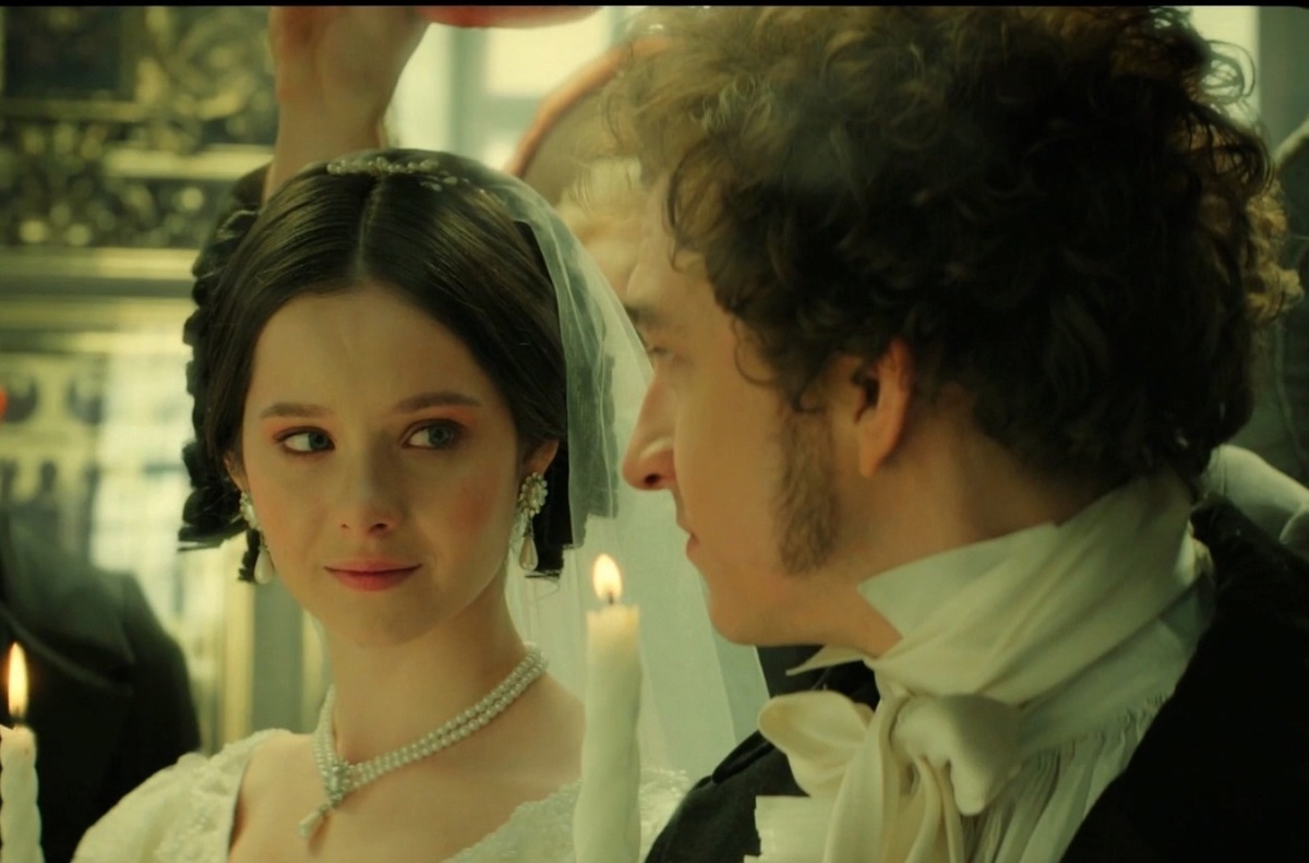 Любуюсь молодым талантом Ксении Трейстер в роли Натали Гончаровой. Фото скрин шот. 