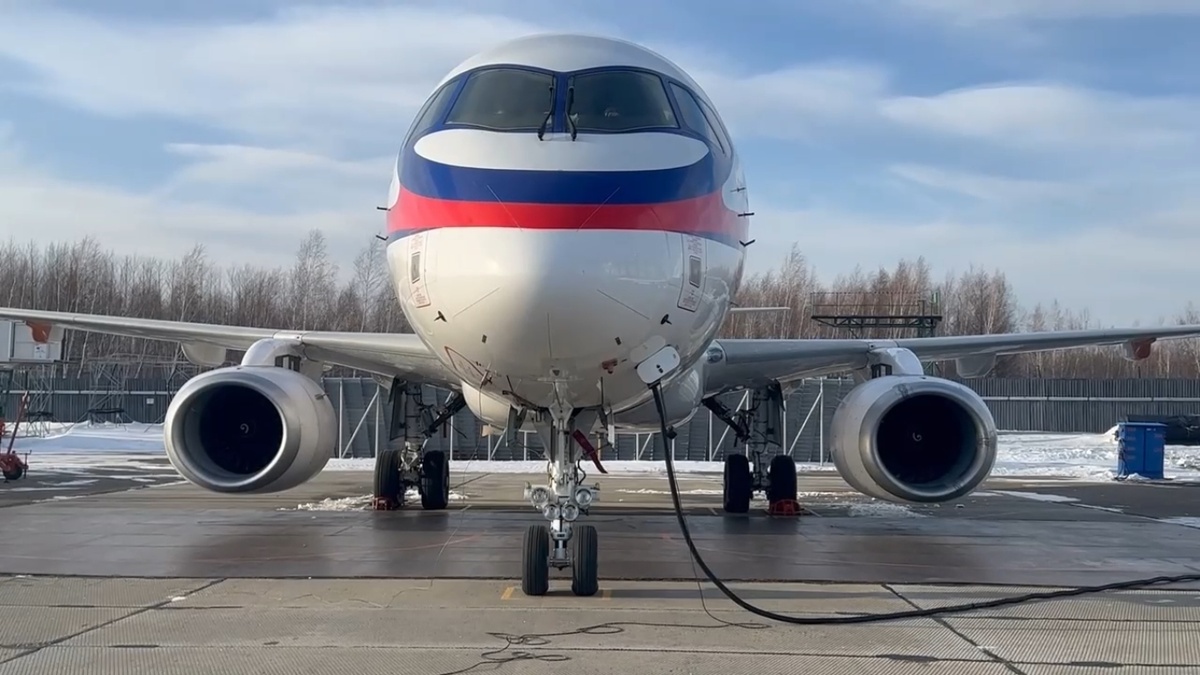 SJ-100 с заводским номером 95157, бортовой - 97012 проходит наземные испытания. Кадры ПАО «Яковлев»