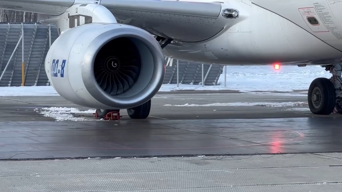 SJ-100 с заводским номером 95157, бортовой - 97012 проходит наземные испытания. Кадры ПАО «Яковлев»