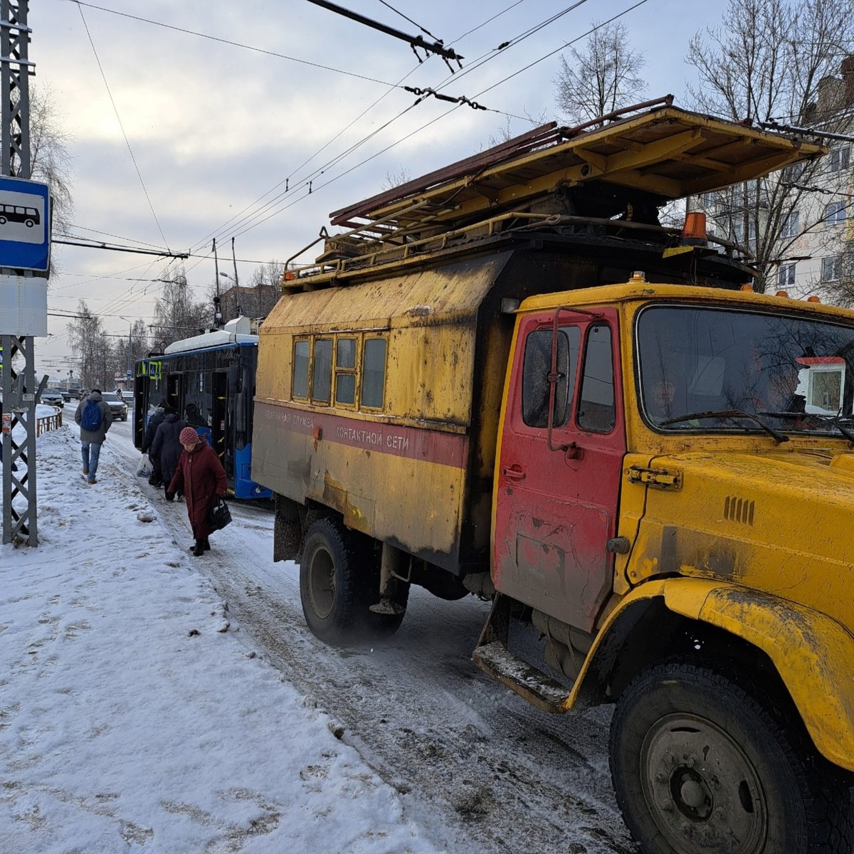    Жители Петрозаводска пожаловались на неприличные жесты рабочего службы муниципального транспорта. Фото: Паблик "Подслушано в ПТЗ"/ВК