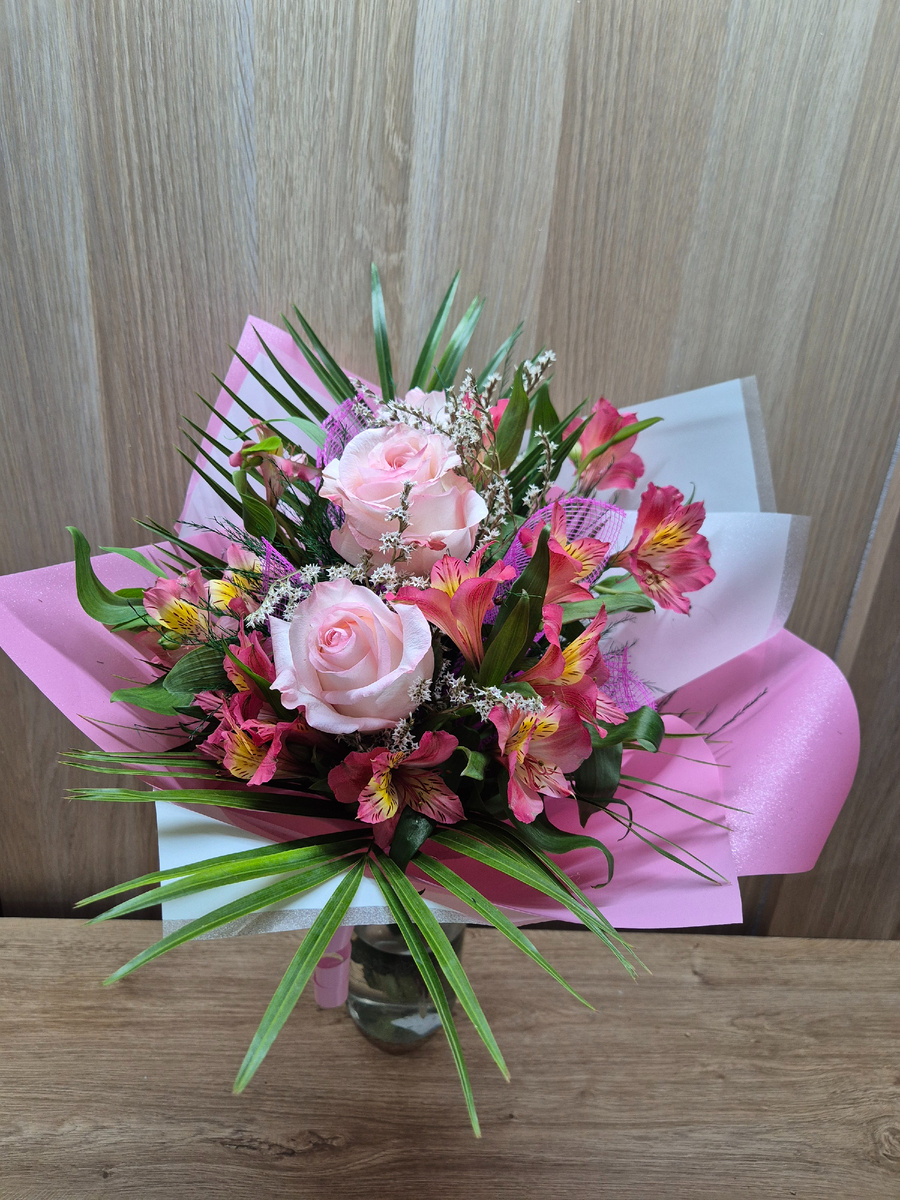 Немного абстрактной красоты - святовалентиновский букет.