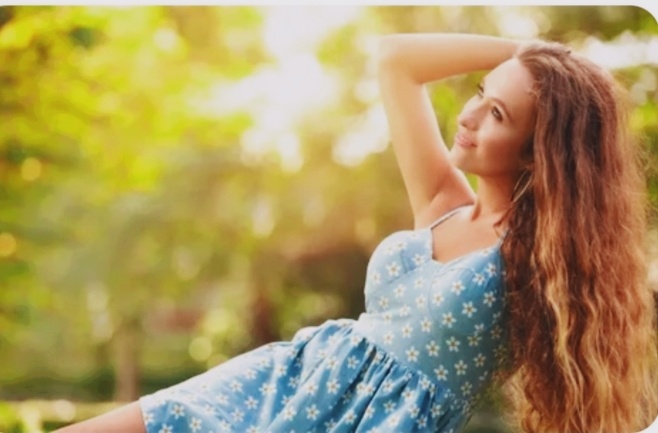 Нина  в 15 лет пошла работать и учиться в мед училище.