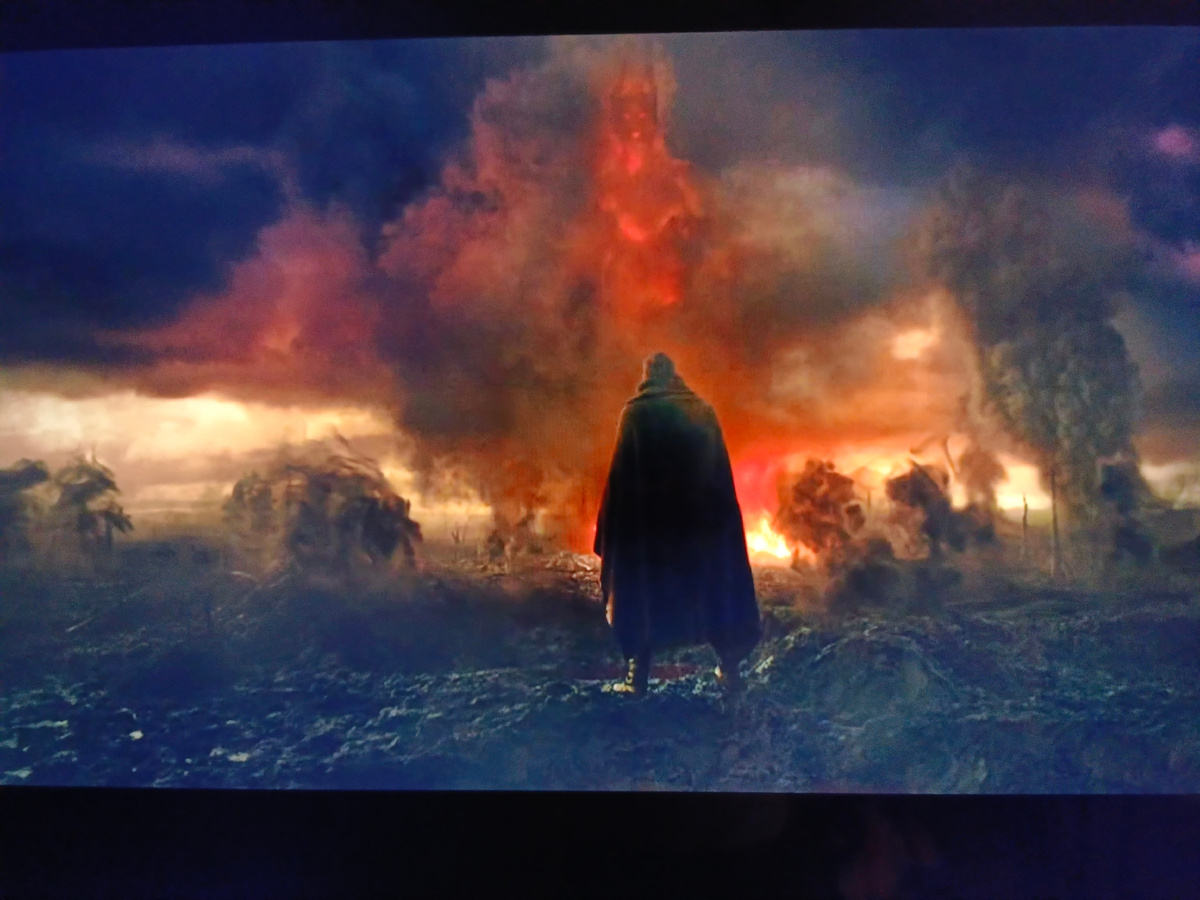 Кадр из фильма "Толкин"