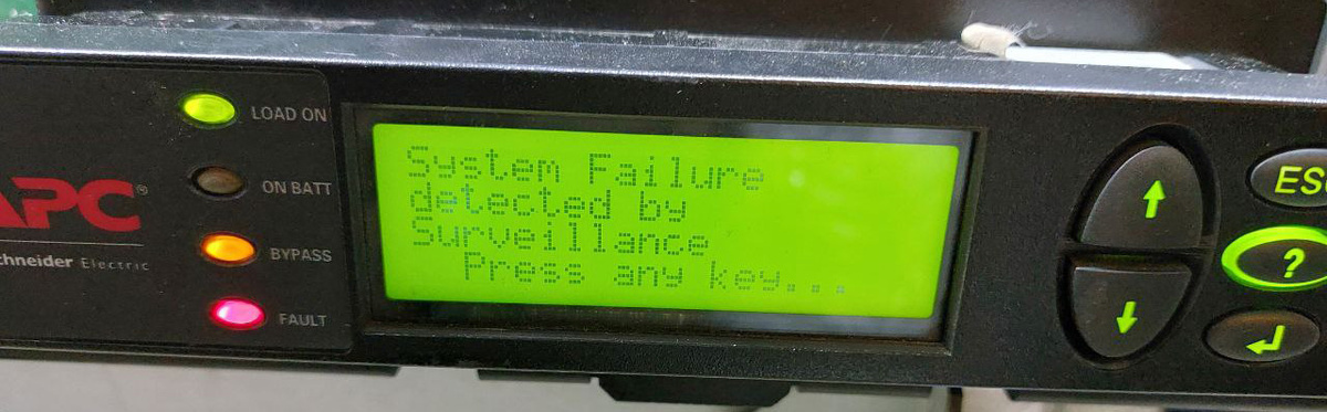 Индикация неисправности в ИБП Smart-UPS VT