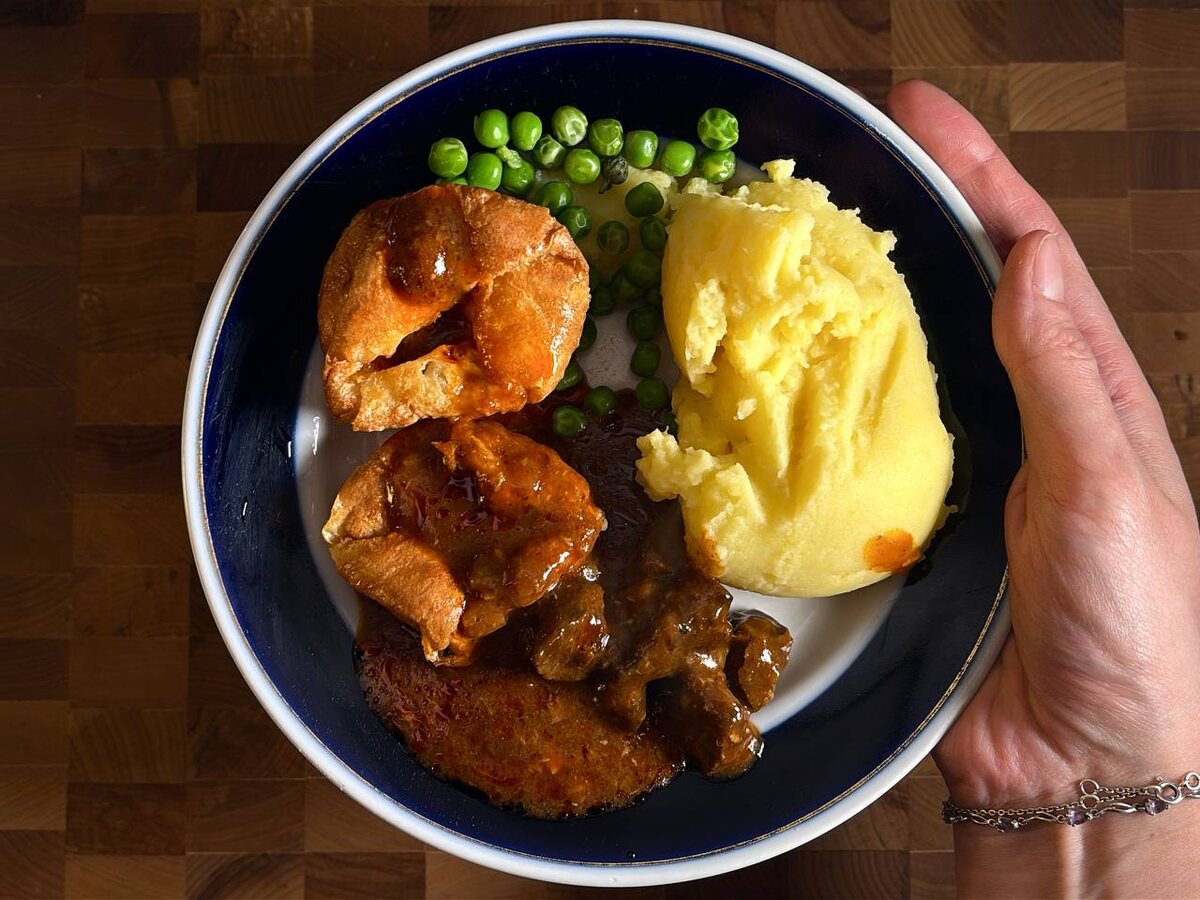 Вариант сервировки йоркширских пудингов