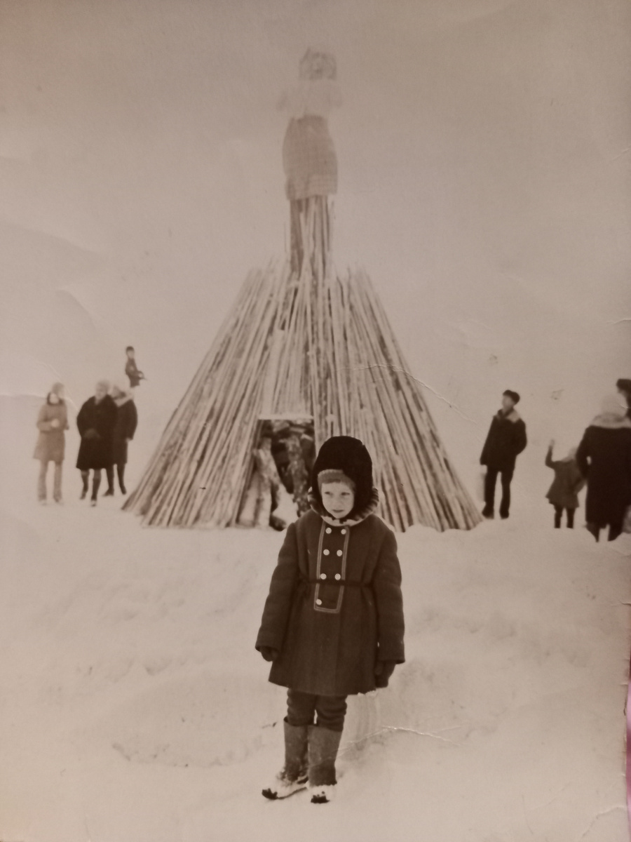 Фото с той самой Масленицы из моего архива. Прошу прощения за качество.