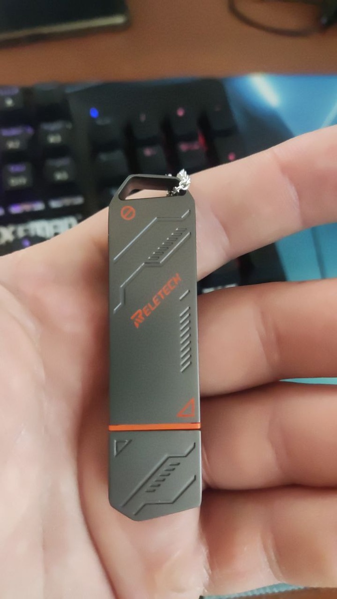 Флешка на 256 ГБ