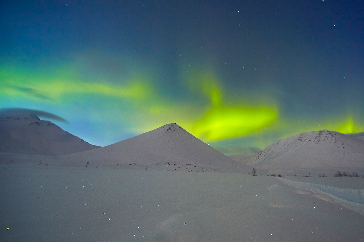 Северное сияние над Приполярным Уралом. Национальный парк «Югыд ва», Республика Коми. Автор: Aysa t. CC BY-SA 4.0 / commons.wikimedia.org
