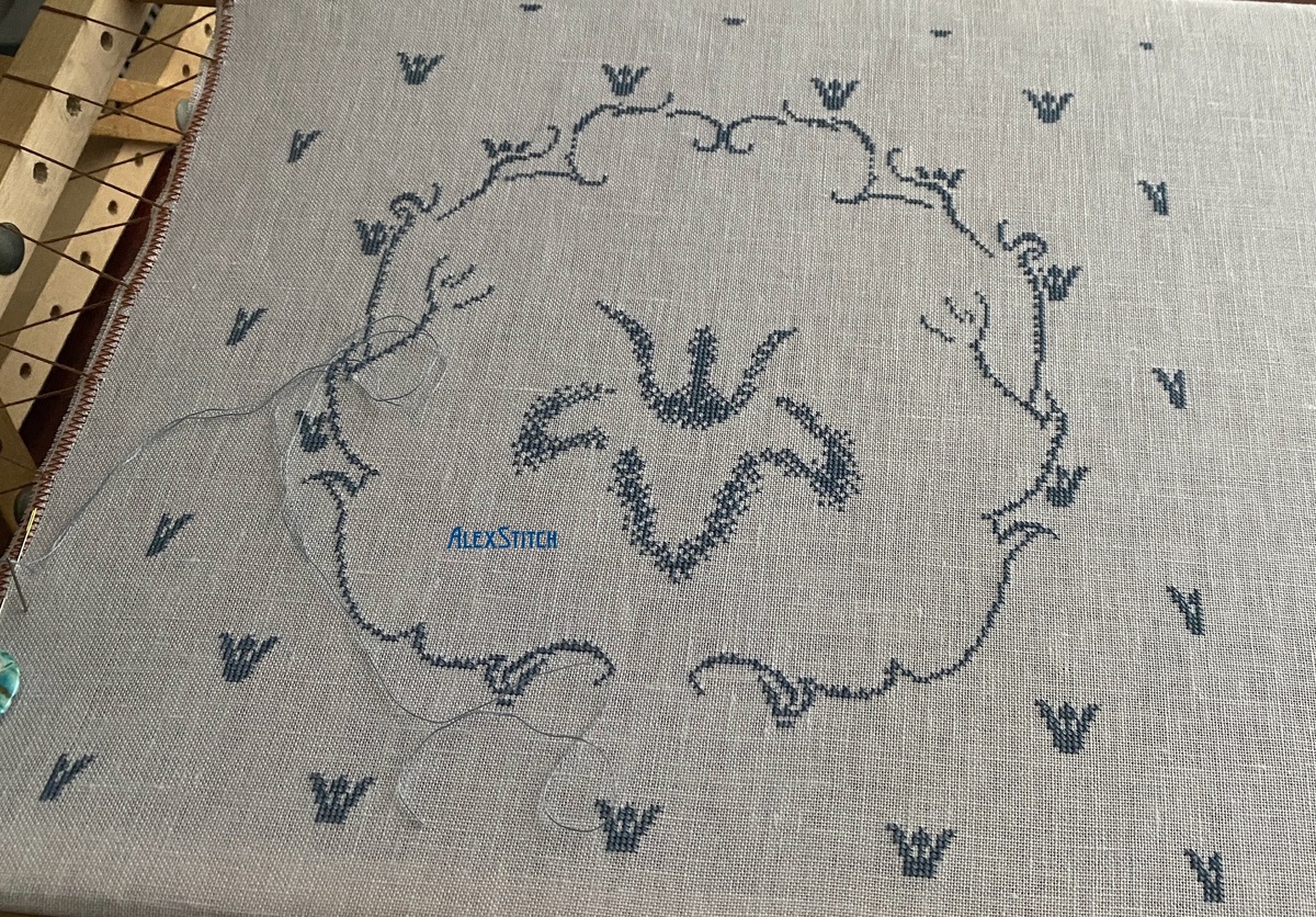 Этап процесса вышивки.