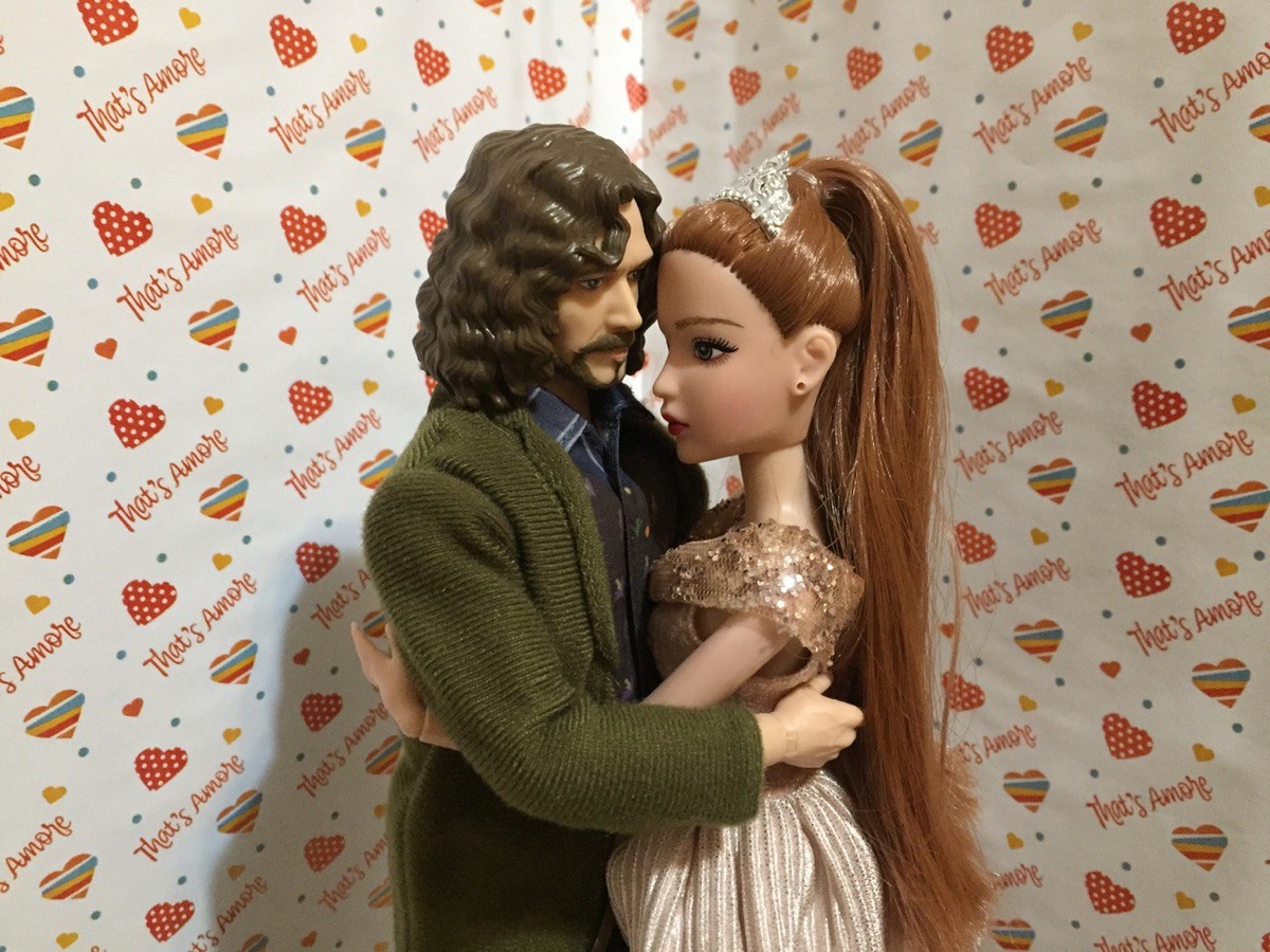 Преподаватели тоже люди - люди встречаются, люди влюбляются, женятся.