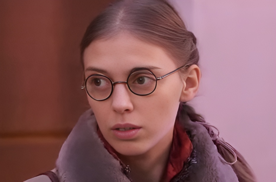 Нелли Уварова в сериала «Не родись красивой», 2005 г.