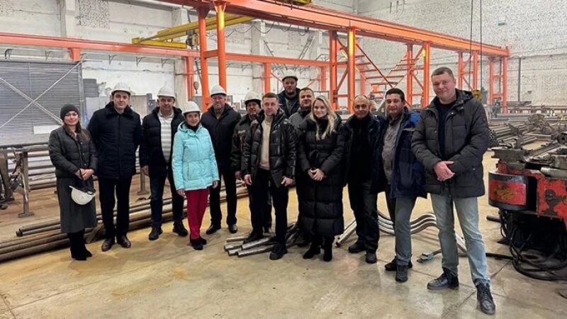     Барнаульский завод энергооборудования внедряет бережливые технологии в рамках федерального проекта. Фото предоставлено КАУ «Алтайский центр кластерного развития».