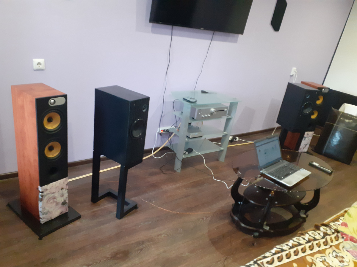 Мои основные колонки bowers&wilkins 684 и самодельные, звучат лучше, если каждые на своём месте!