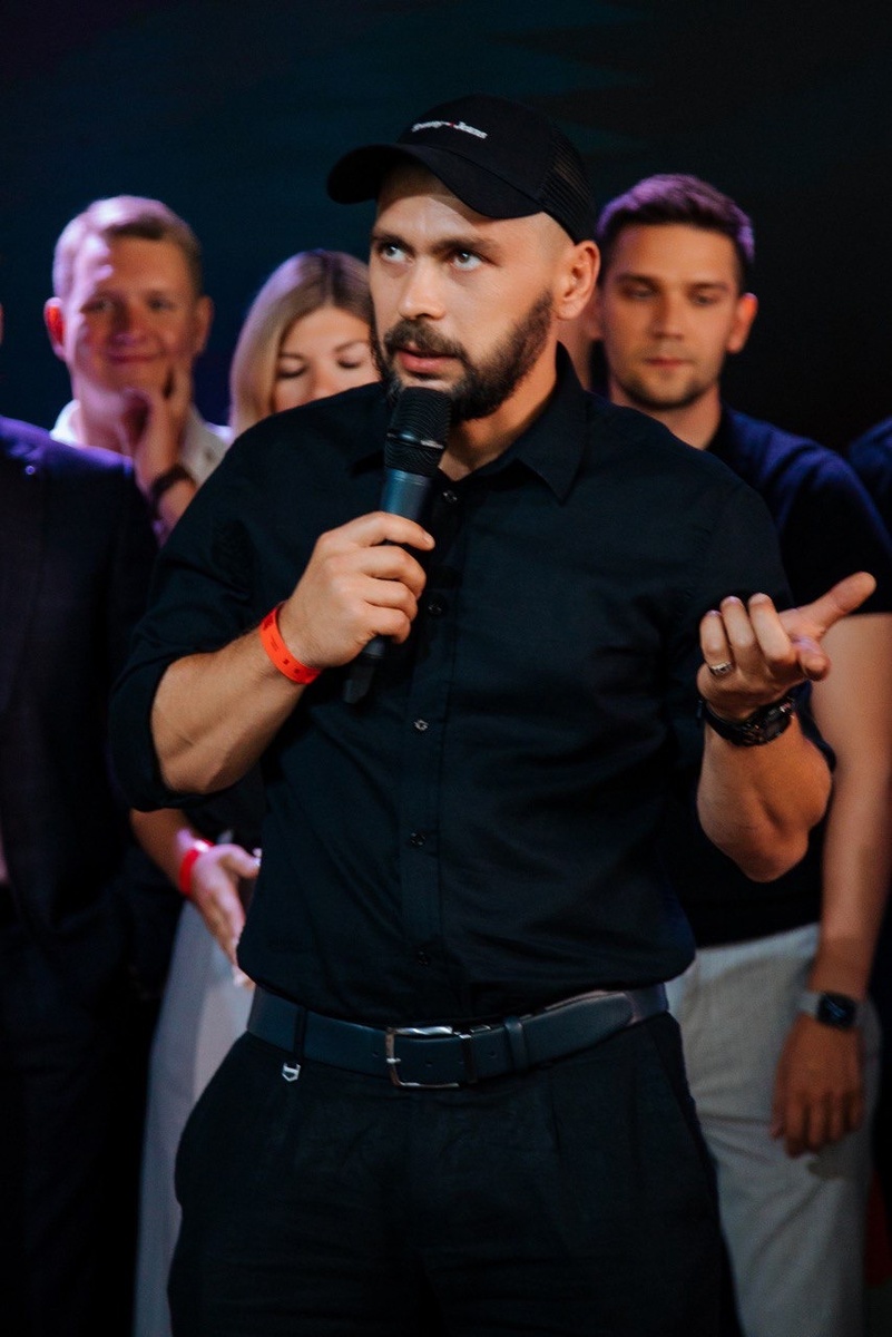 Скульптор Артём Баютов. Основатель компании BAYUTOV