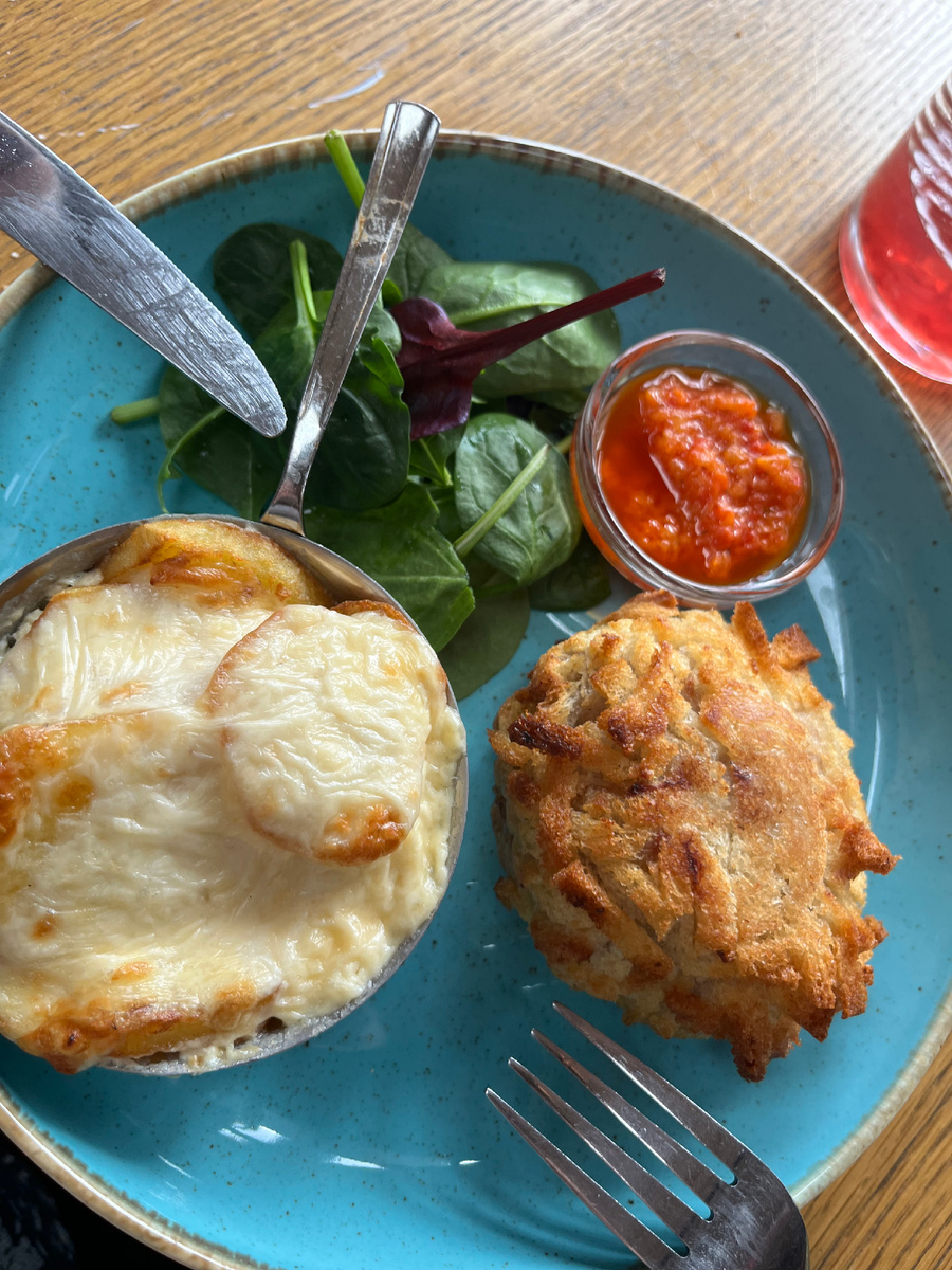 Фото автора. Пожарские из трех видов мяса с жюльеном из картофеля