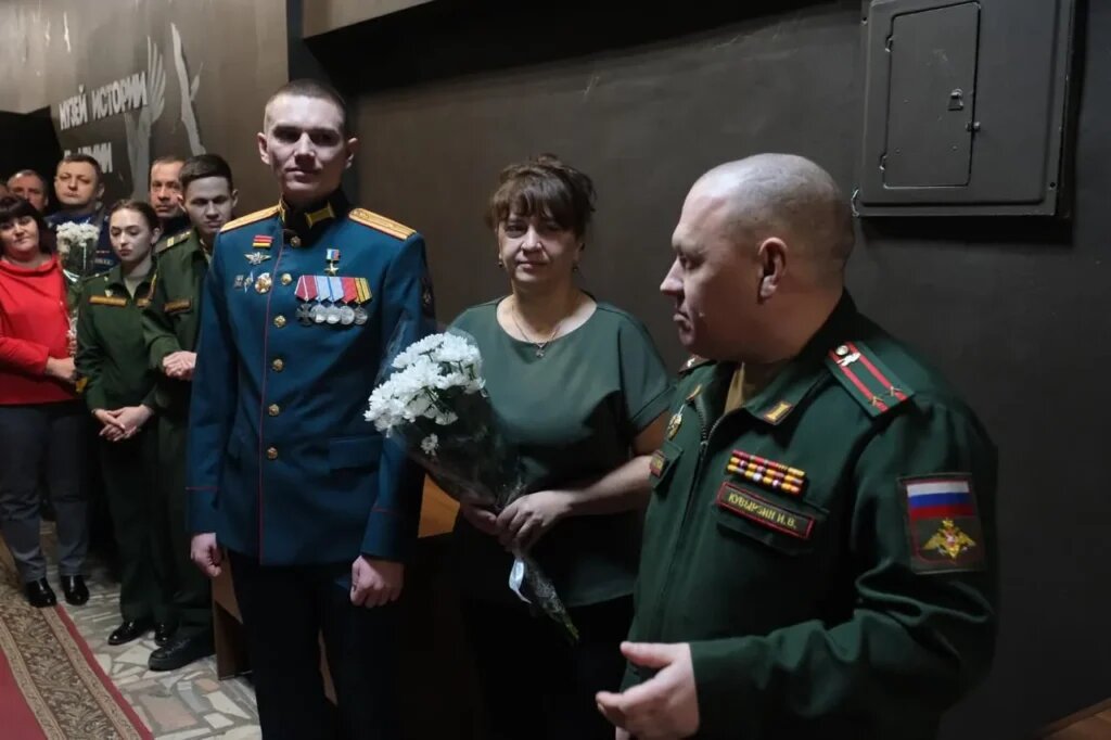    Фото из архива семьи Захаровых. Во время открытия экспозиции в музее Боевой славы 41-ой армии в г.Новосибирске