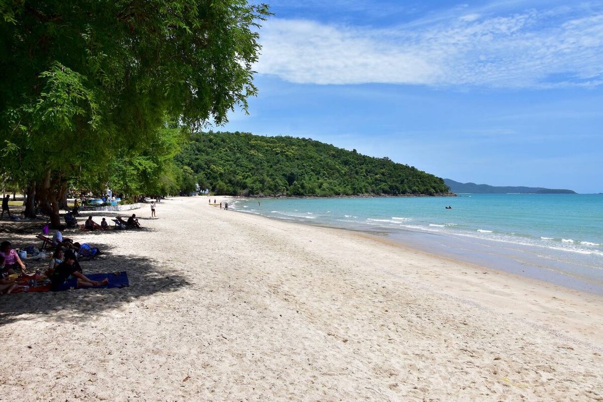 Военный пляж в 30 минутах езды от Паттайи