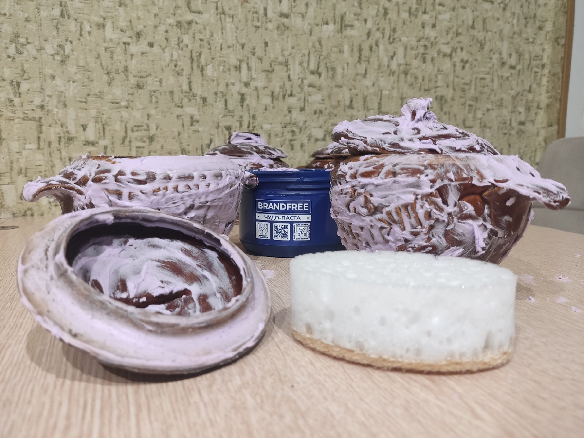 В процессе: чудо-паста работает не сама по себе, а с приложением рук, как и любой абразив