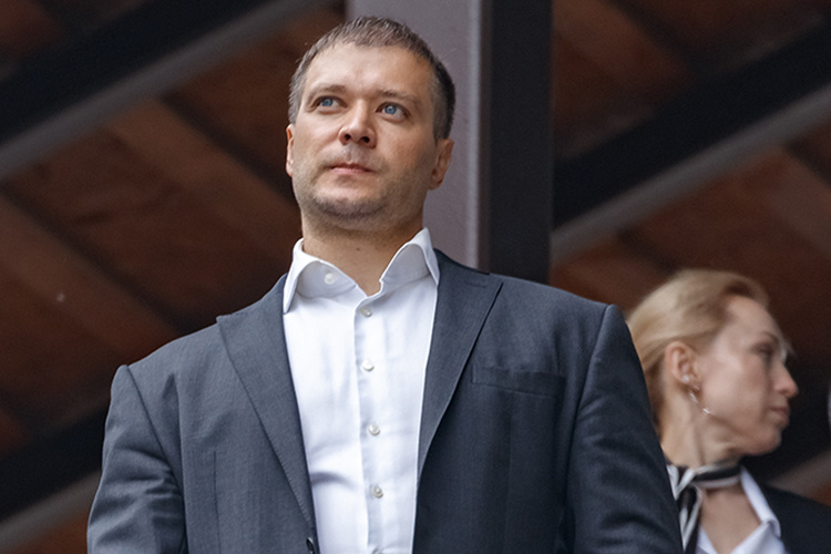    «Дружелюбный и компанейский молодой человек, весельчак без чопорности. С ним интересно проводить время в неформальной обстановке», — так отзываются о новом гендиректоре ТАИФа Тимуре Шигабутдинове.   
Фото: «БИЗНЕС Online»