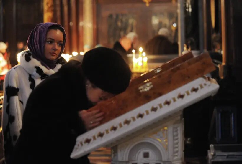  Традиция испрашивать прощения и примиряться с ближними накануне Великого поста получила широкое распространение среди мирян   © РИА Новости. Сергей Пятаков