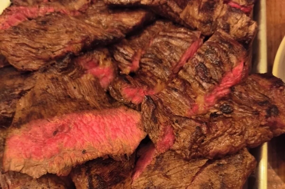    Шеф Ивлев высоко оценил мясное блюдо повара из Новосибирска