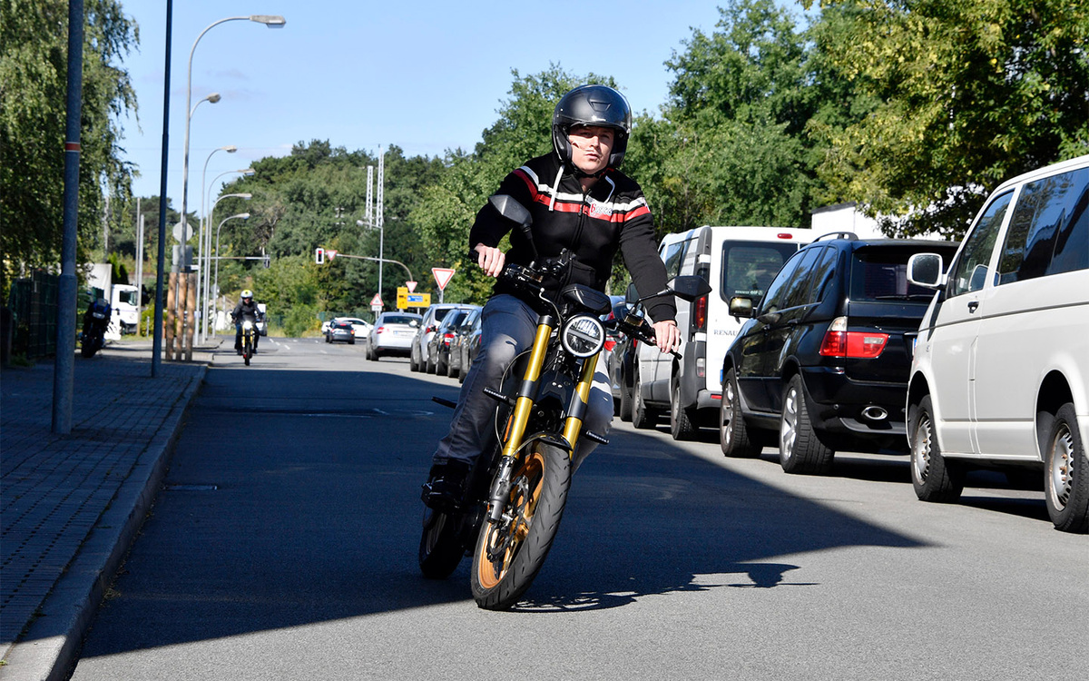 Frederic Kern / Geisler-Fotopress / Global Look Press📷Если электромотоцикл относится к категории «М» (мощность до 4 кВт, скорость до 50 км/ч) или «А» (мощность выше 4 кВт, скорость свыше 50 км/ч), движение разрешено по дорогам общего пользования