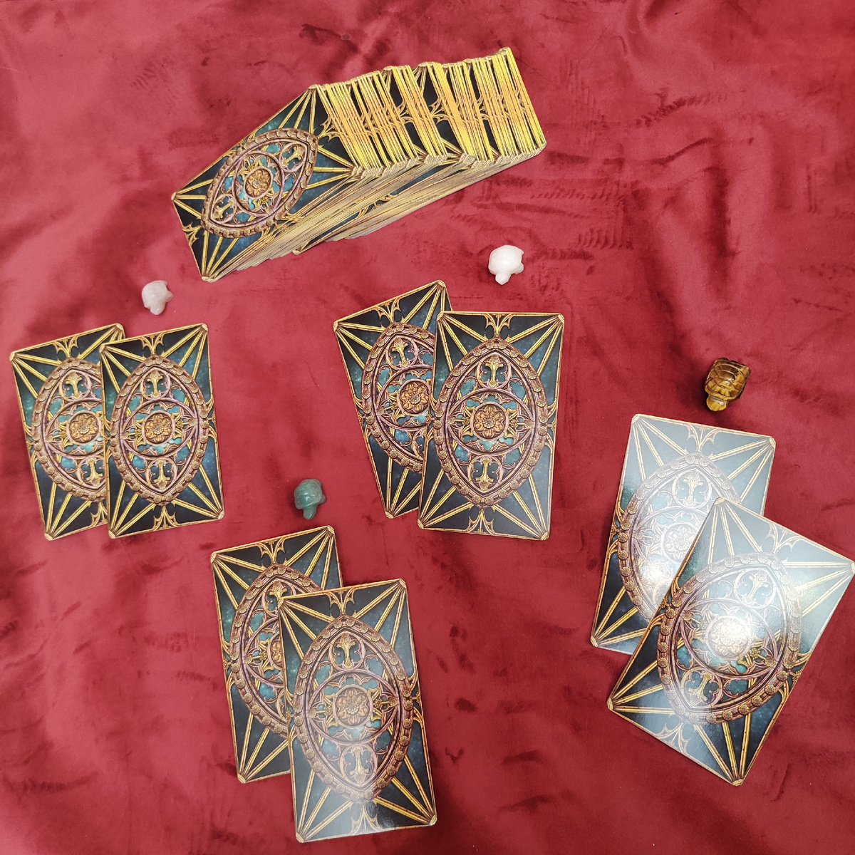 Таро-вопрос: что сейчас в мыслях и на душЕ?