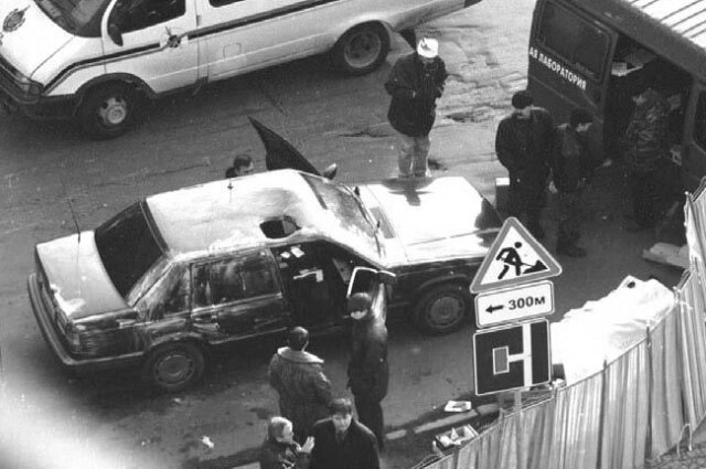    Кадр оперативной съемки автомобиля Новосёлова после взрыва Фото: кадр Youtube